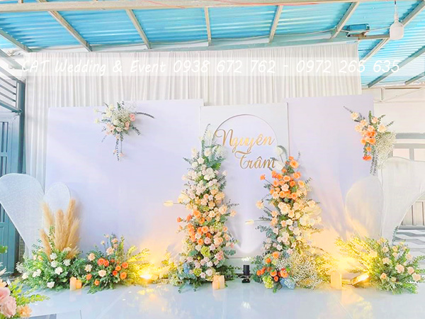 Backdrop cưới hoa tươi tại Bình Thạnh