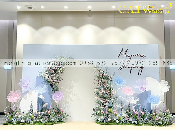 backdrop đám cưới hoa khổng lồ