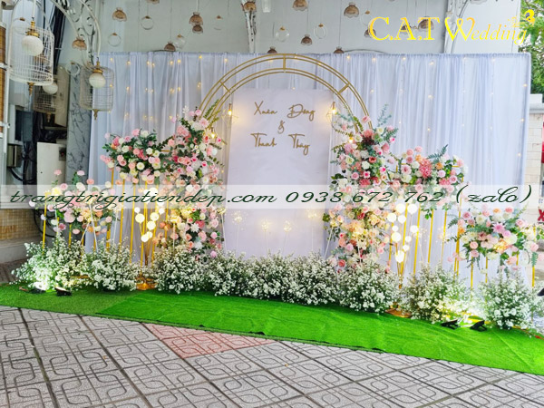 Backdrop đám cưới hoa lụa đẹp tại TPHCM