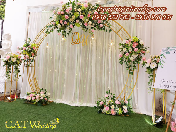 Cho thuê phông chụp hình đám cưới bằng hoa lụa tại TPHCM