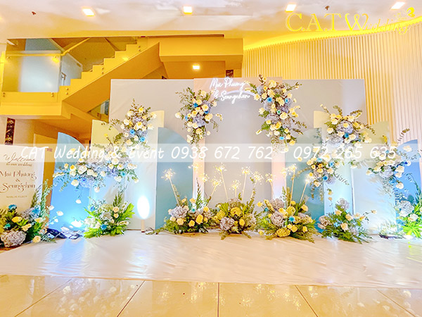 Trang trí backdrop cưới tone xanh dương