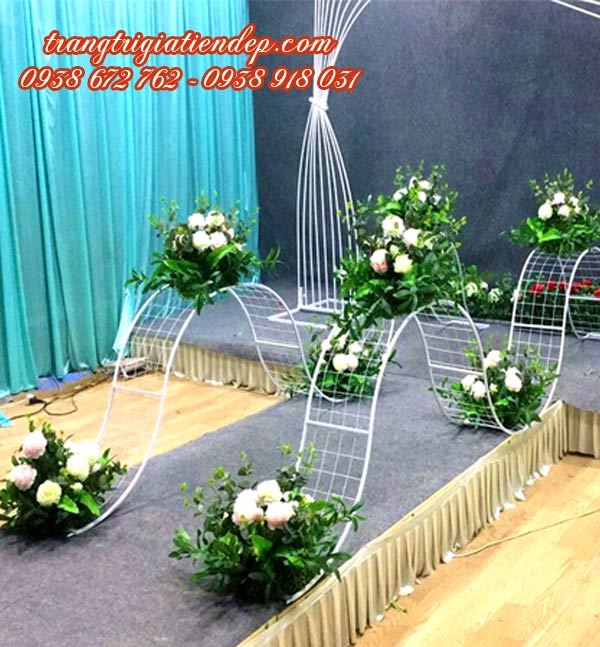 Bán trụ hoa trang trí lối đi đám cưới