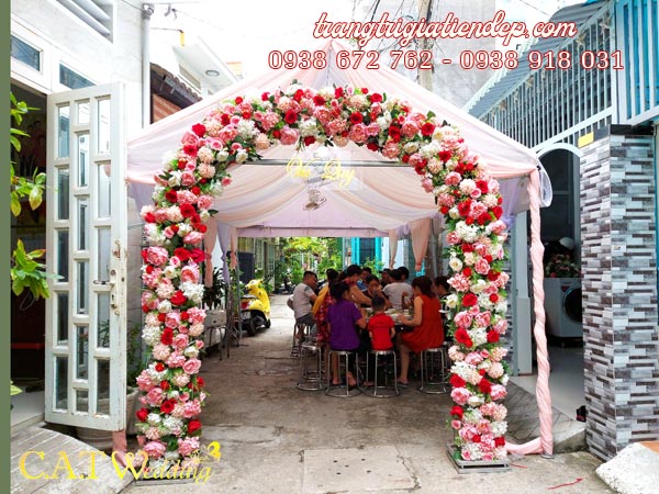 Bán cổng hoa cưới màu hồng
