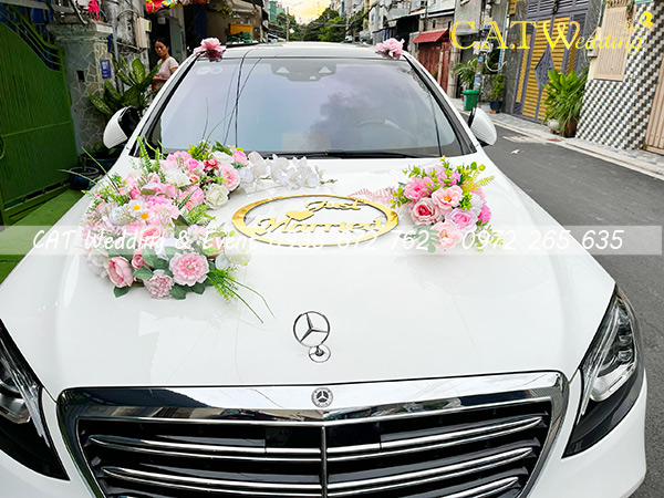 Thuê hoa giả trang trí xe hoa tại TPHCM