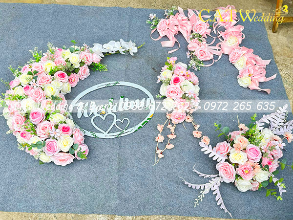 Hoa giả trang trí xe hoa cưới tại TPHCM